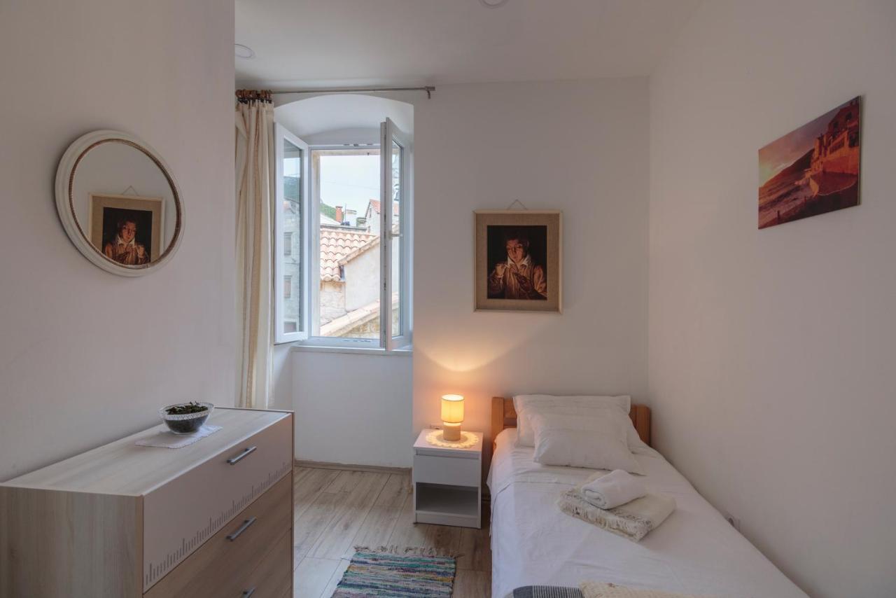 Apartment Esa Komiža Esterno foto