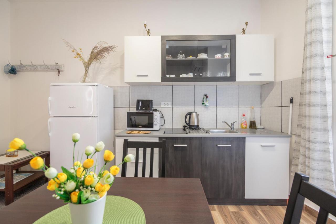 Apartment Esa Komiža Esterno foto