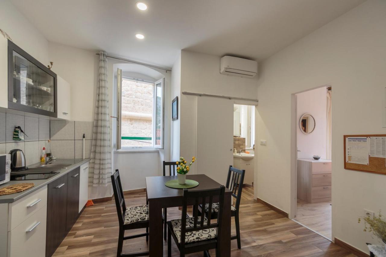 Apartment Esa Komiža Esterno foto
