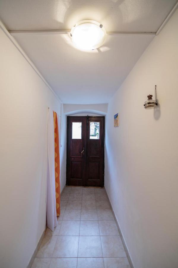 Apartment Esa Komiža Esterno foto
