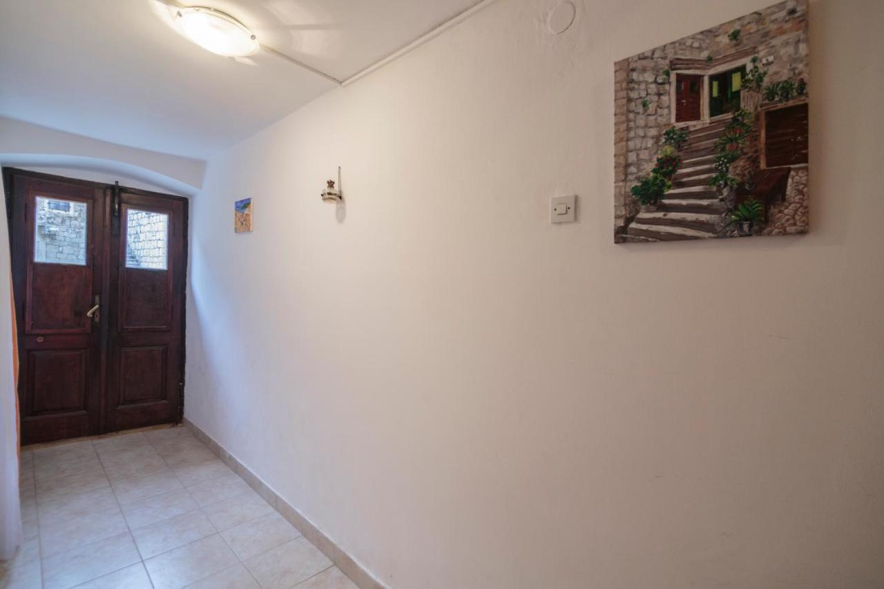 Apartment Esa Komiža Esterno foto